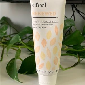 Feel renewed pumpkin walnut facial cleanser